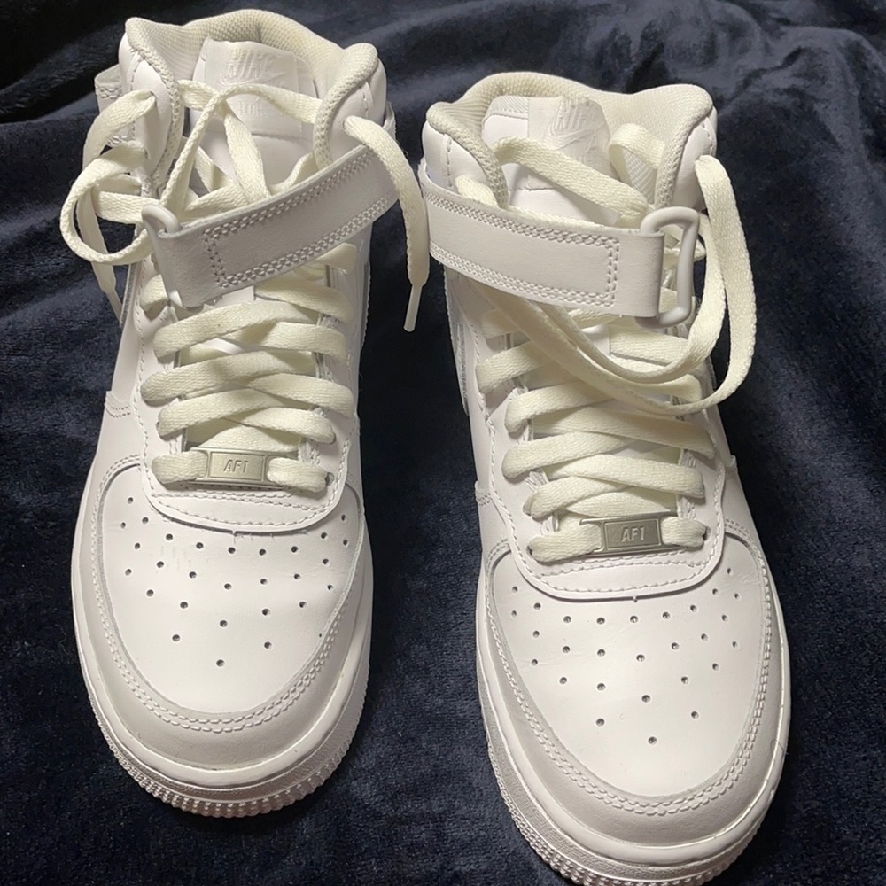 NIKE AIR FORCE 1